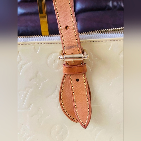 SOLD!!!(2for350)Original LV vernis - Picture 2 of 16